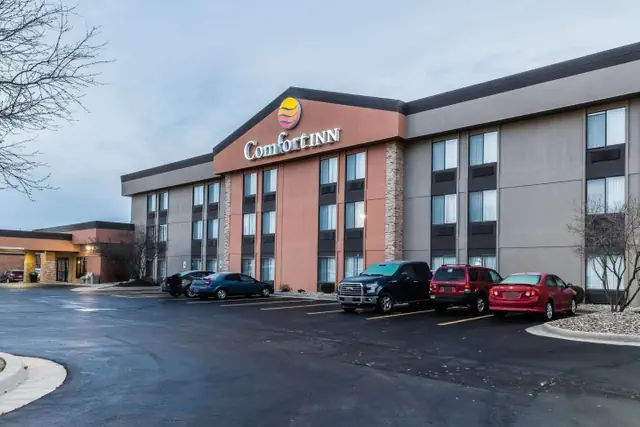 Photo 1 - Comfort Inn Alton near I-255