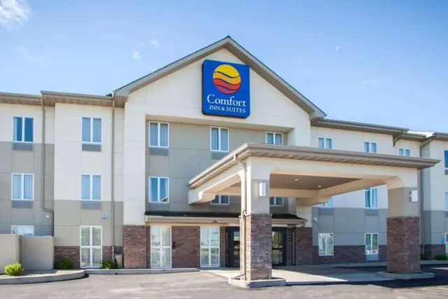 Photo 1 - Comfort Inn & Suites Harrisonville