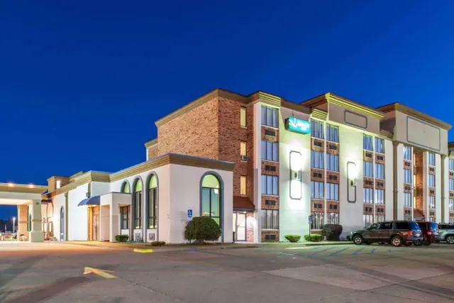 Photo 1 - Days Inn & Suites by Wyndham Festus