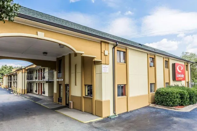 Photo 1 - Econo Lodge Inn & Suites Matthews - Charlotte