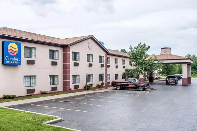 Photo 1 - Comfort Inn & Suites Hamburg - Buffalo South