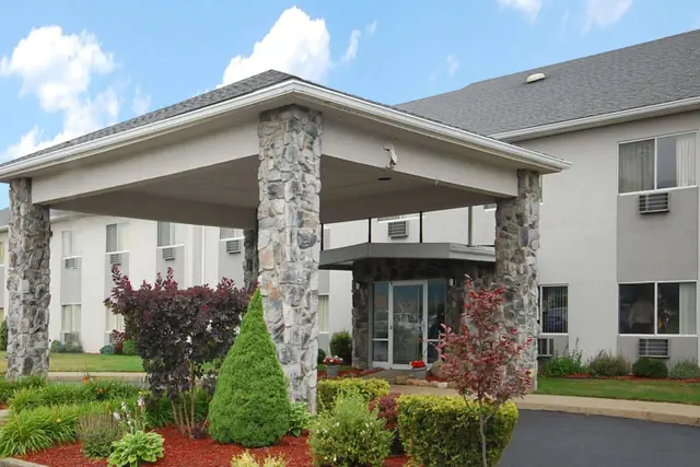 Photo 1 - Econo Lodge Painted Post - Corning