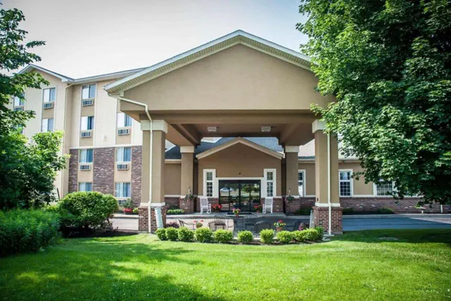 Photo 1 - Comfort Inn University