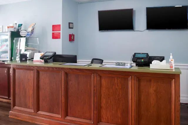 Photo 1 - Econo Lodge Inn & Suites Sandusky South