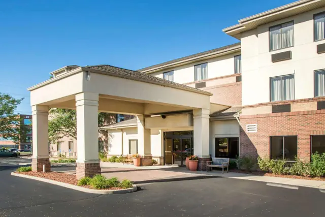 Photo 1 - Comfort Inn & Suites West Chester - North Cincinnati