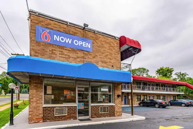 Photo 1 - Motel 6-Elmsford, NY - White Plains