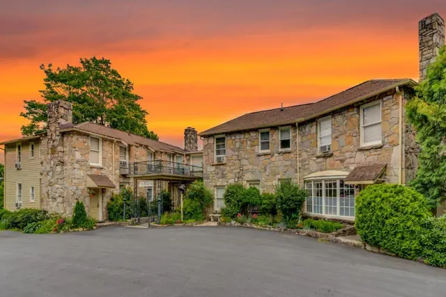 Photo 1 - Echo Mountain Inn