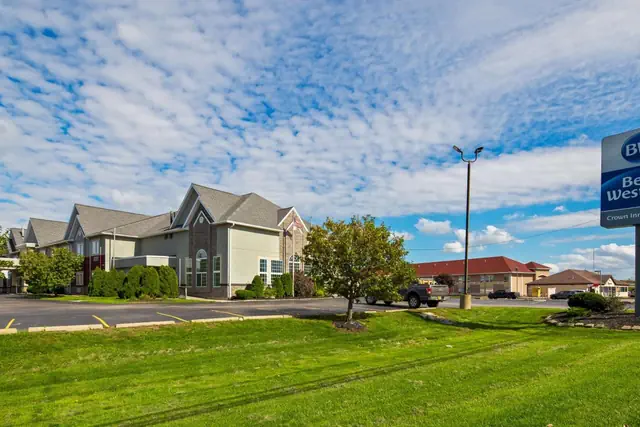 Photo 1 - Best Western Crown Inn & Suites - Batavia