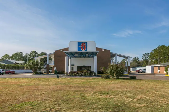 Photo 1 - Motel 6-Dothan, AL
