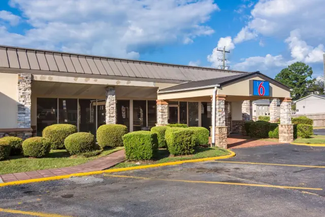 Photo 1 - Motel 6-Warner Robins, GA