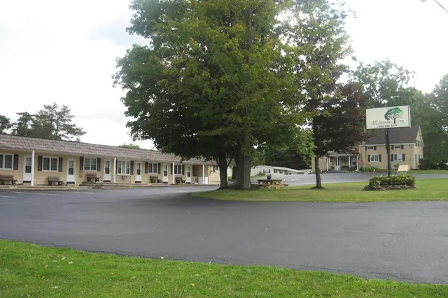 Photo 1 - All Seasons Inn