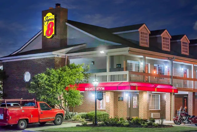 Photo 1 - Red Roof Inn & Suites Marysville