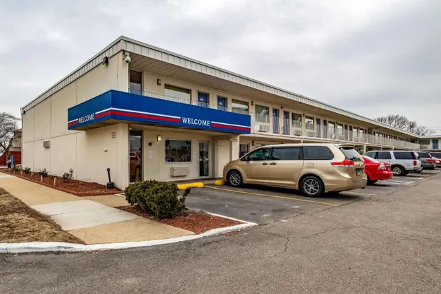 Photo 1 - Motel 6-Joliet, IL - I-80