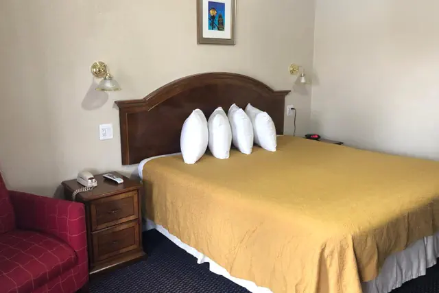 Photo 1 - Knights Inn Harrisonville