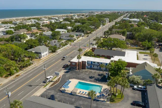 Photo 1 - Royal Palms Motel