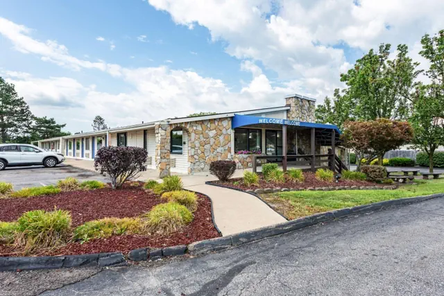 Photo 1 - Motel 6-Mansfield, OH