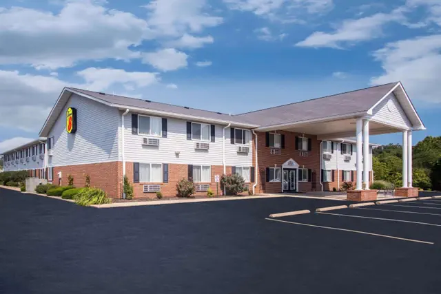 Photo 1 - Super 8 by Wyndham Washington