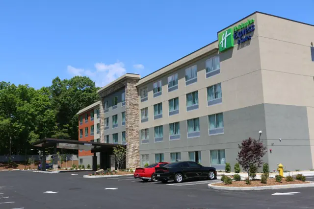 Photo 1 - Holiday Inn Express & Suites - Hendersonville SE - Flat Rock by IHG
