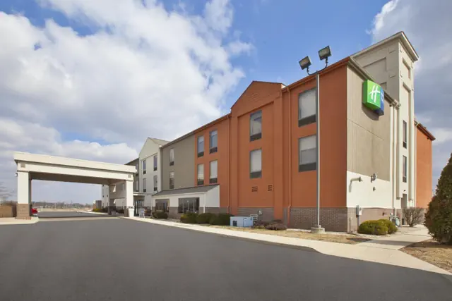Photo 1 - Holiday Inn Express Tiffin by IHG