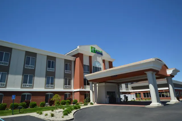 Photo 1 - Holiday Inn Express Toledo-Oregon by IHG