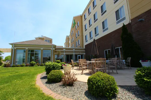 Photo 1 - Holiday Inn Effingham by IHG