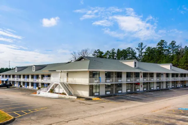Photo 1 - Motel-6 Lagrange Ga