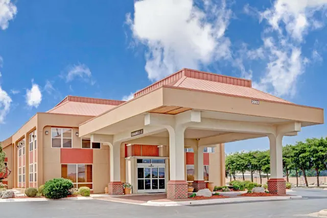 Photo 1 - Ramada by Wyndham West Memphis