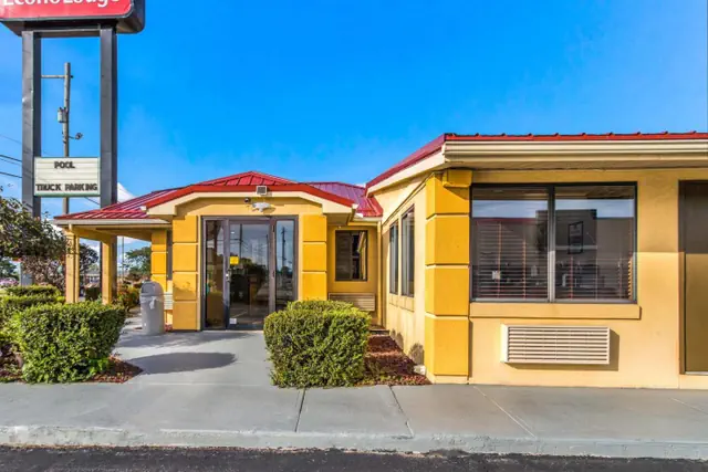 Photo 1 - Econo Lodge
