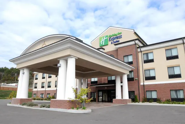 Photo 1 - Holiday Inn Express & Suites Cambridge by IHG