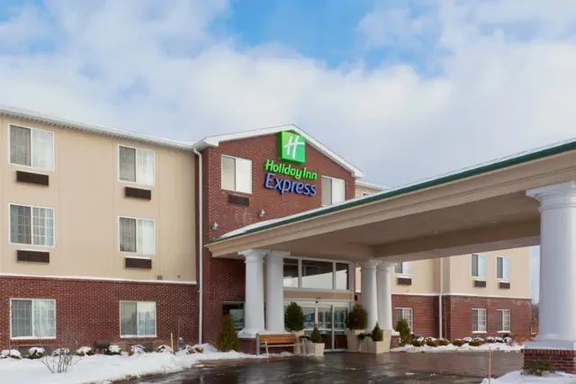Photo 1 - Holiday Inn Express & Suites Ashtabula-Geneva by IHG