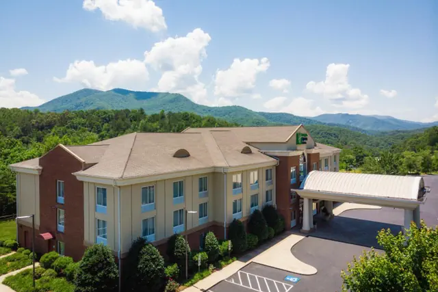Photo 1 - Holiday Inn Express & Suites Sylva / Dillsboro by IHG