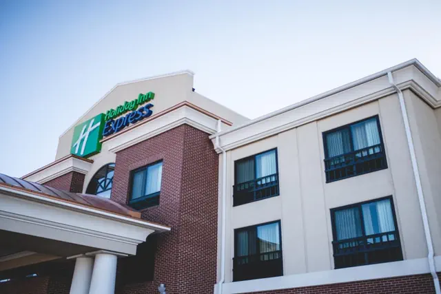 Photo 1 - Holiday Inn Express & Suites Morton Peoria Area by IHG