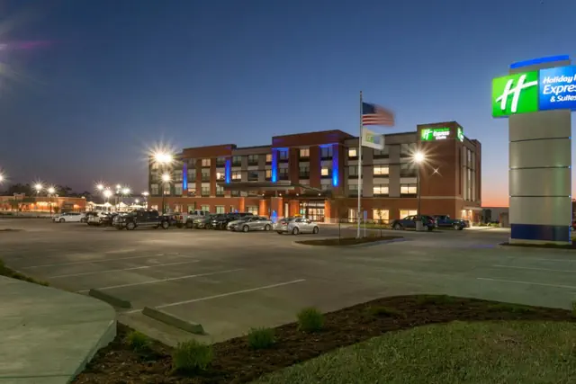 Photo 1 - Holiday Inn Express & Suites - Dodge City by IHG