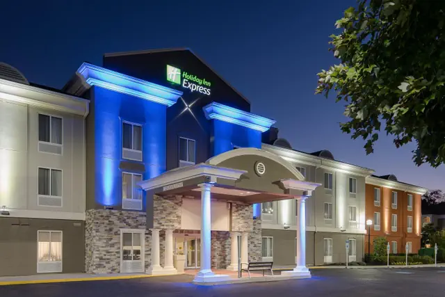 Photo 1 - Holiday Inn Express & Suites Philadelphia - Mt Laurel by IHG
