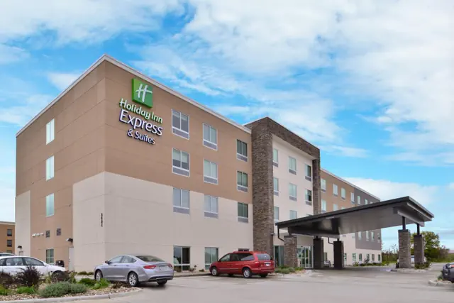 Photo 1 - Holiday Inn Express & Suites - Marshalltown by IHG
