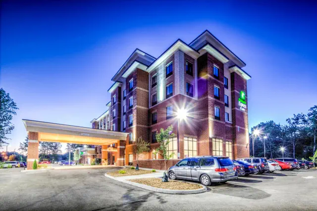 Photo 1 - Holiday Inn Express & Suites Cleveland/Westlake by IHG
