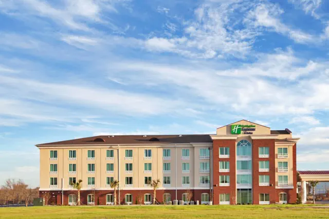 Photo 1 - Holiday Inn Express and Suites Newberry by IHG