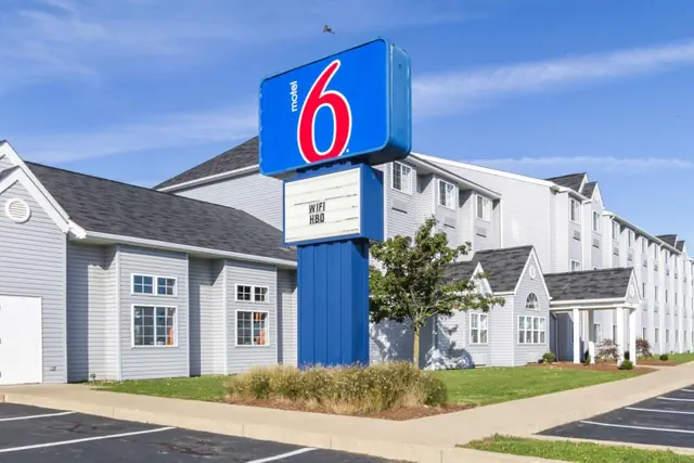 Photo 1 - Motel 6-Huron, OH - Sandusky
