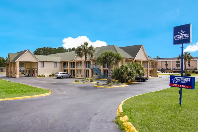 Photo 1 - Americas Best Value Inn Darien