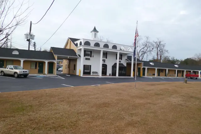Photo 1 - Mount Vernon Inn