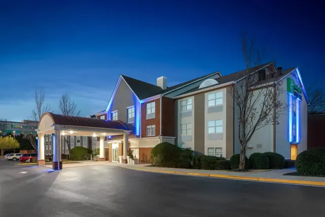 Photo 1 - Holiday Inn Express Alpharetta - Roswell by IHG