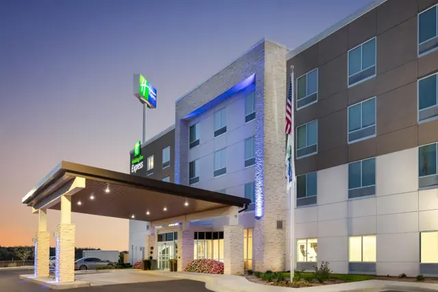 Photo 1 - Holiday Inn Express Calhoun South by IHG