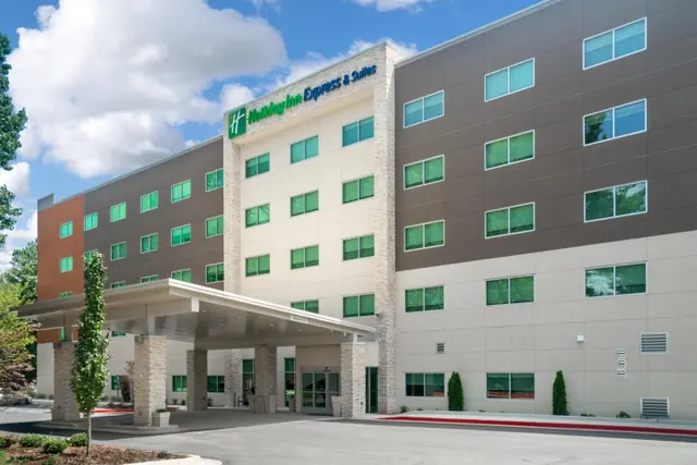 Photo 1 - Holiday Inn Express & Suites Atlanta Airport NE - Hapeville by IHG