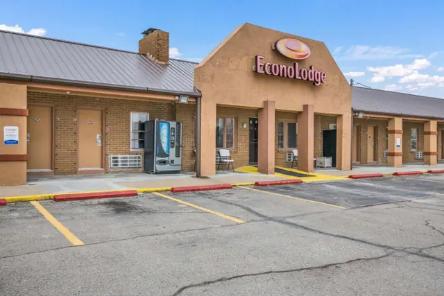 Photo 1 - Econo Lodge Cameron