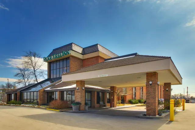 Photo 1 - Pear Tree Inn St. Louis Airport