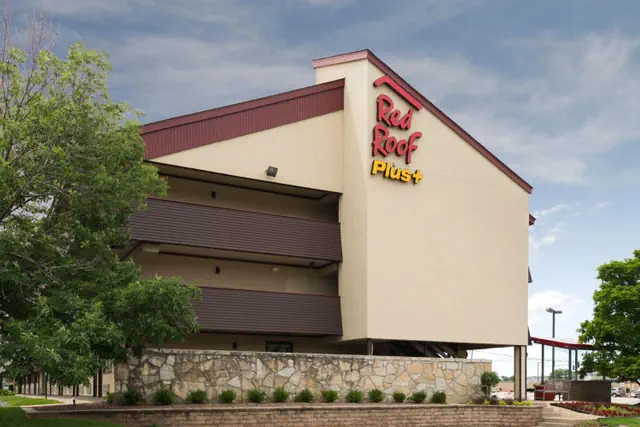 Photo 1 - Red Roof Inn PLUS+ Chicago - Naperville
