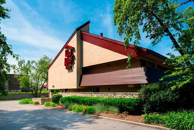 Photo 1 - Red Roof Inn Rockford East - Casino District