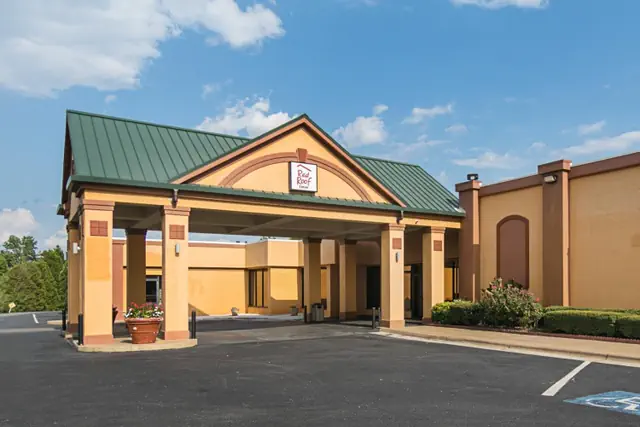 Photo 1 - Red Roof Inn Forsyth