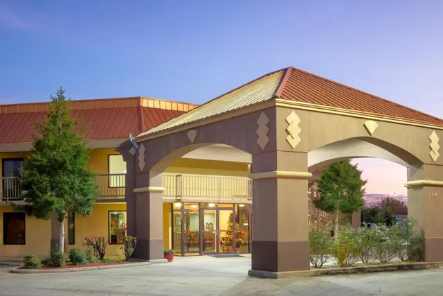 Photo 1 - Red Roof Inn & Suites Oxford