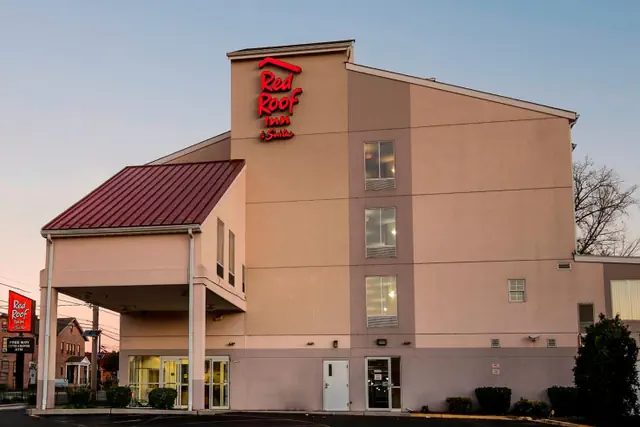 Photo 1 - Red Roof Inn & Suites Philadelphia - Bellmawr